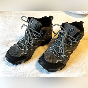 Merrell Hiking Boots - LIKE NEW! - Size 7